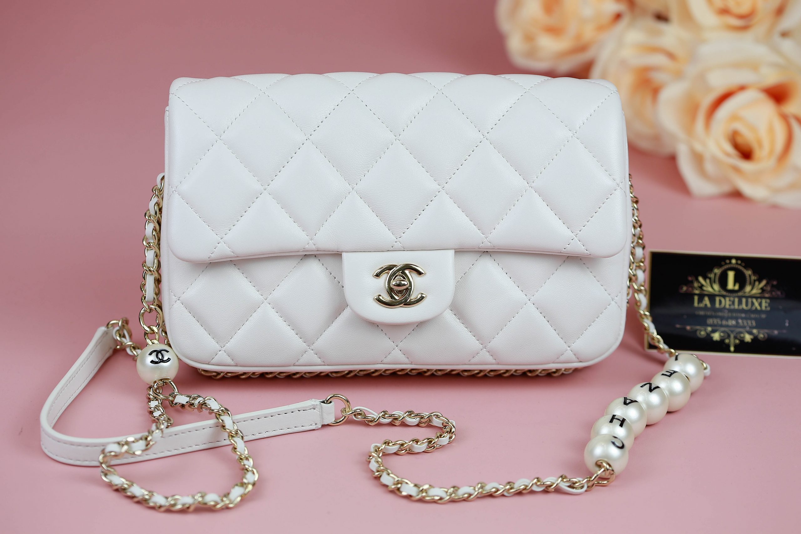 white Chanel Bags for Women  Vestiaire Collective