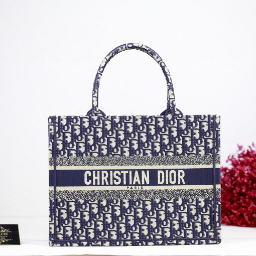 A Compendium Of The Latest Bag Styles From Dior