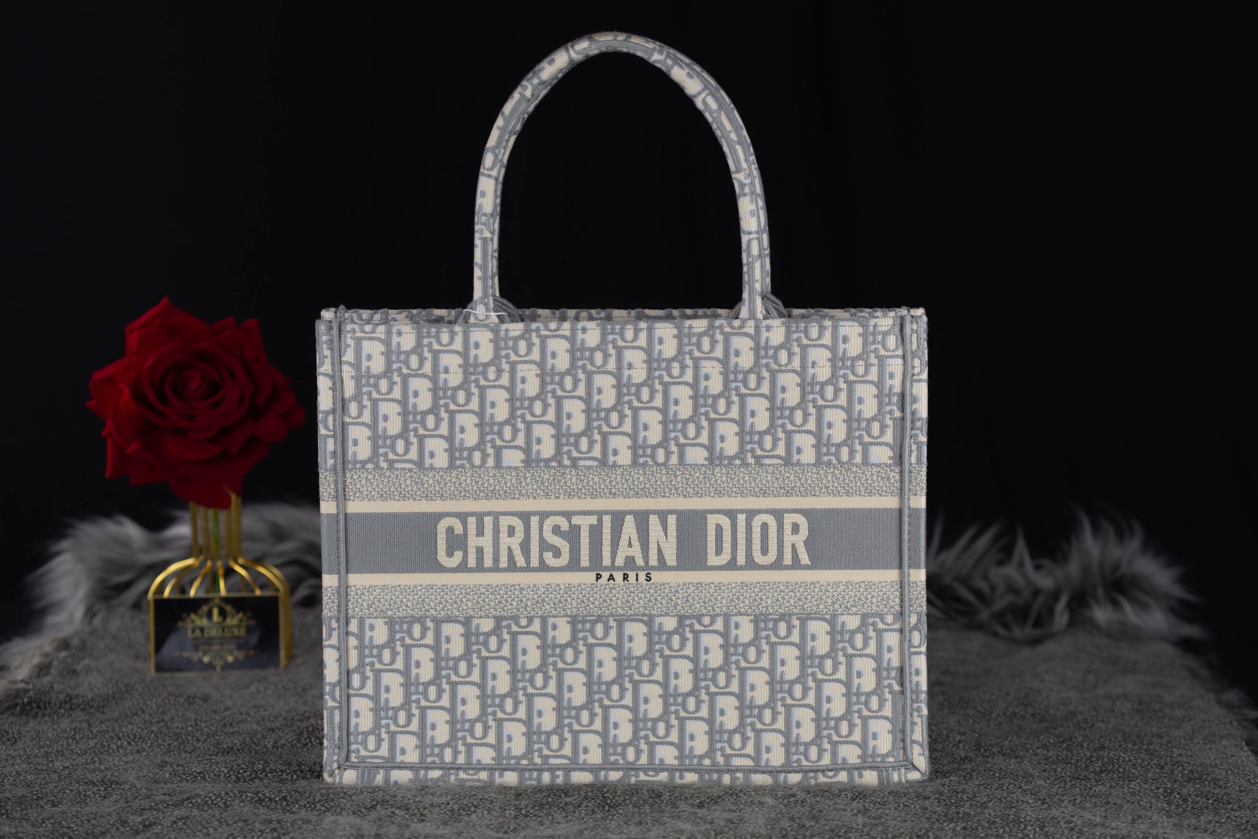 Mini Dior Book Tote Phone Bag Blue Dior Oblique Embroidery 13 x 18 x 5 cm   DIOR CY